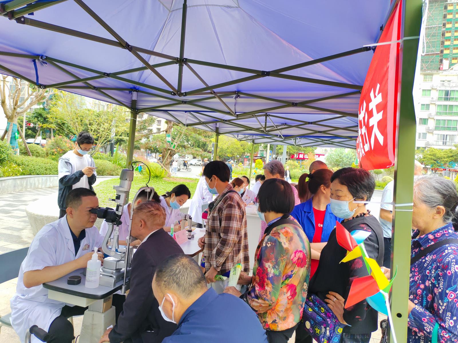 裂隙灯检查.jpg