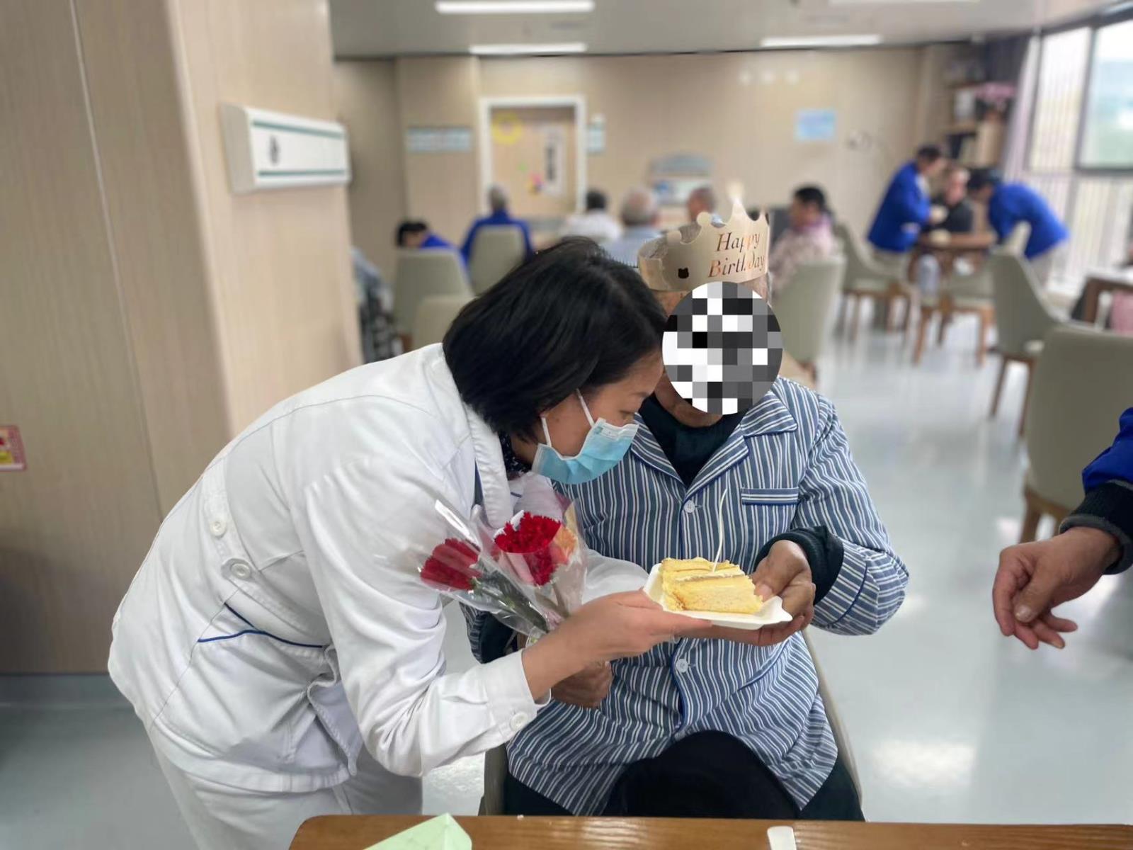 小心意大温暖——老年病三科为患者庆祝89岁生日