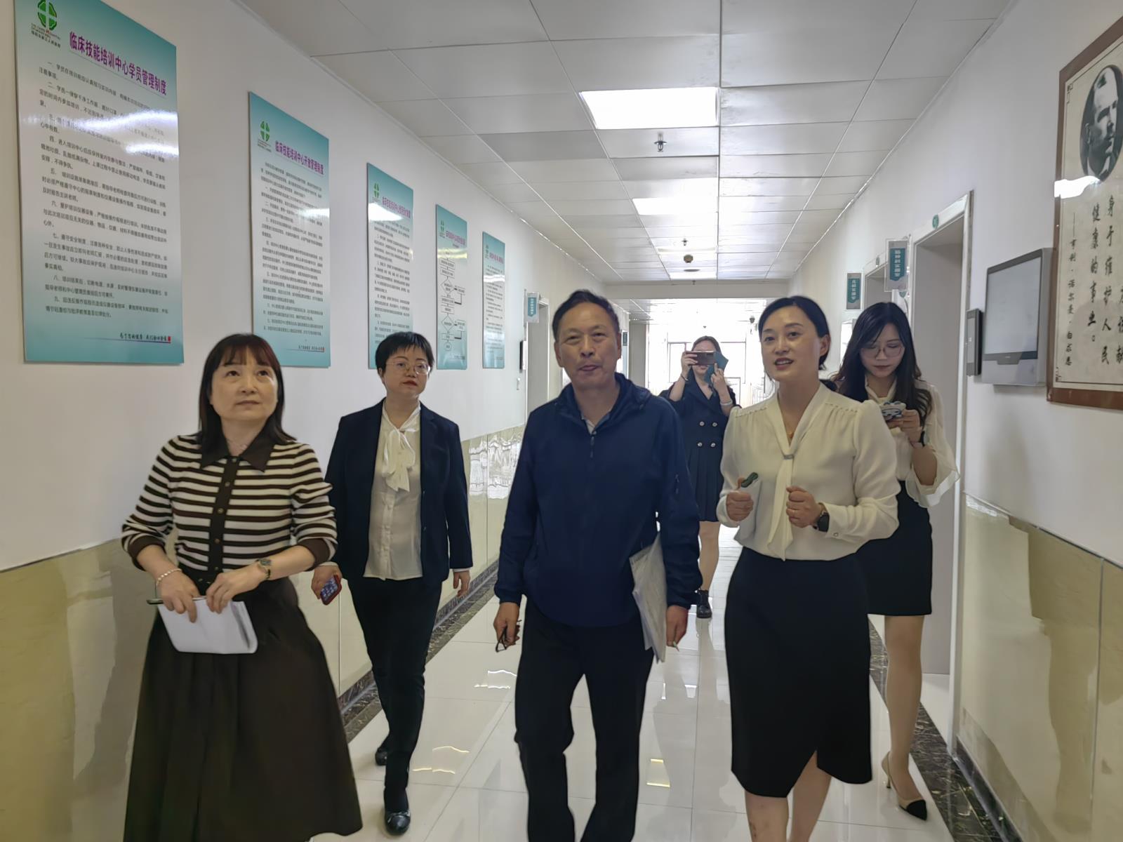 教学硬件考察.jpg